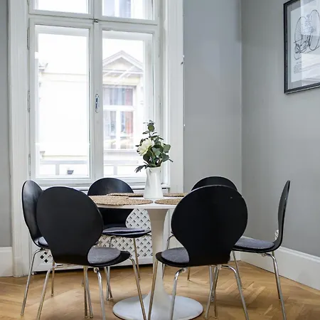Spacious Victorian By Grand Boulevard Apartamento *