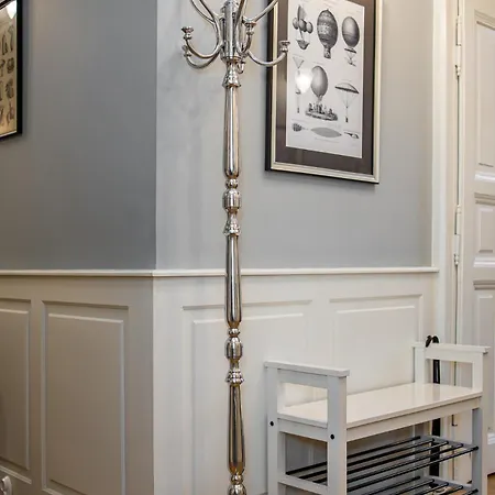 Apartment Spacious Victorian By Grand Boulevard