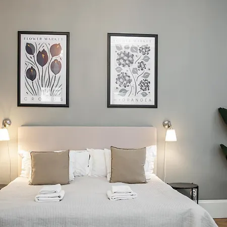 Spacious Victorian By Grand Boulevard * Budapest