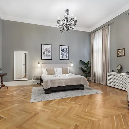 Apartment Spacious Victorian By Grand Boulevard *