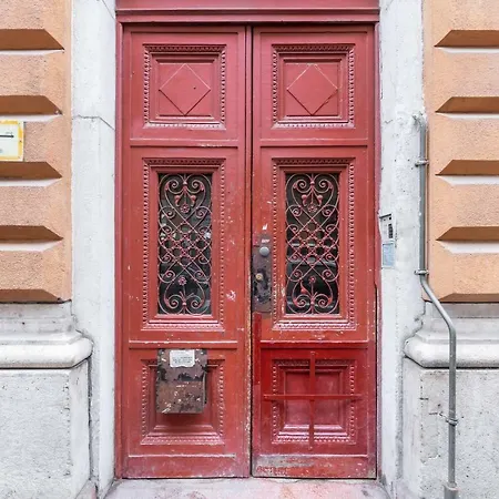 Apartment Spacious Victorian By Grand Boulevard *