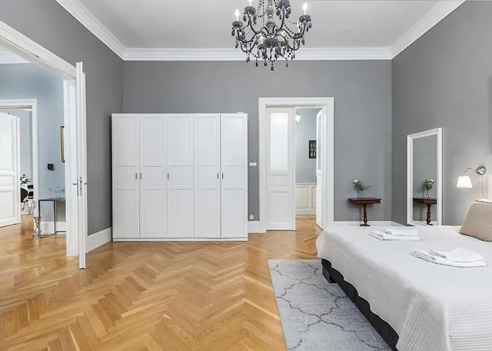 Spacious Victorian By Grand Boulevard شقة بودابست