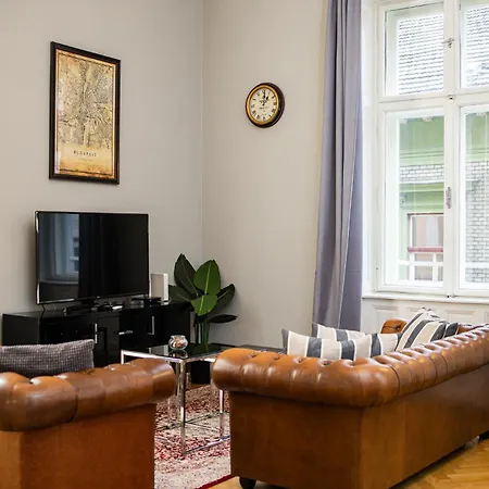 Spacious Victorian By Grand Boulevard Appartement Budapest