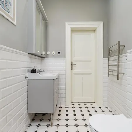 Апартаменты Spacious Victorian By Grand Boulevard