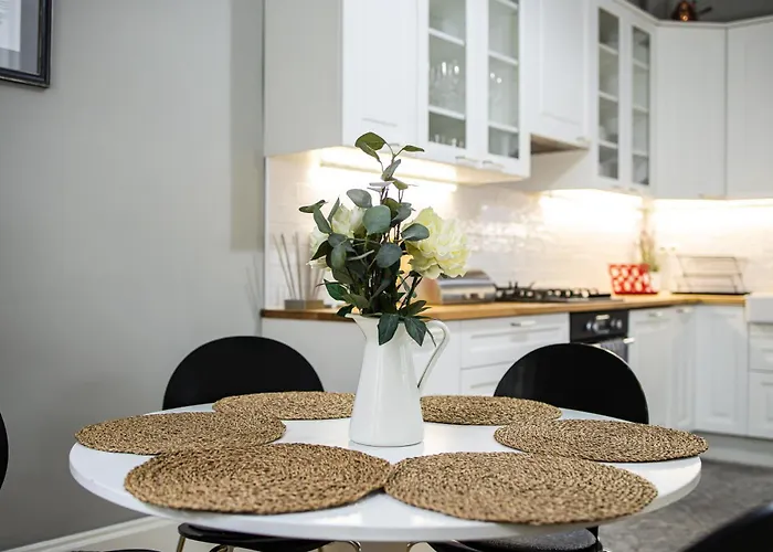 Spacious Victorian By Grand Boulevard Appartement *