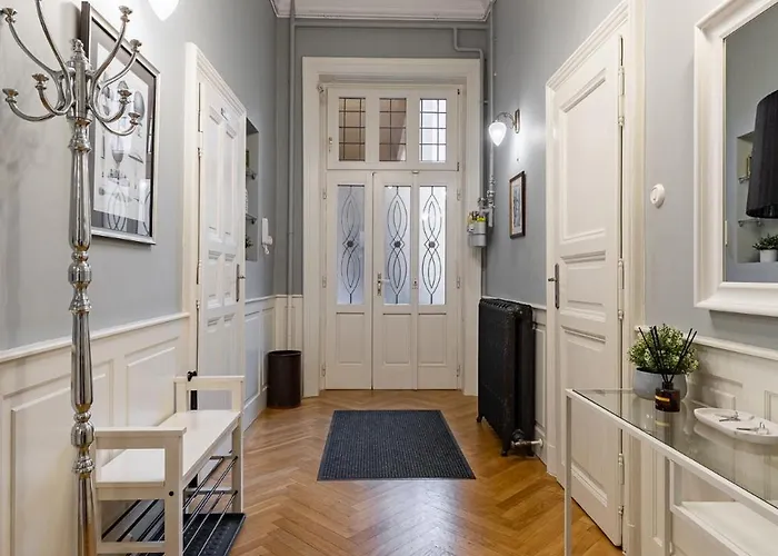 Spacious Victorian By Grand Boulevard Appartement *